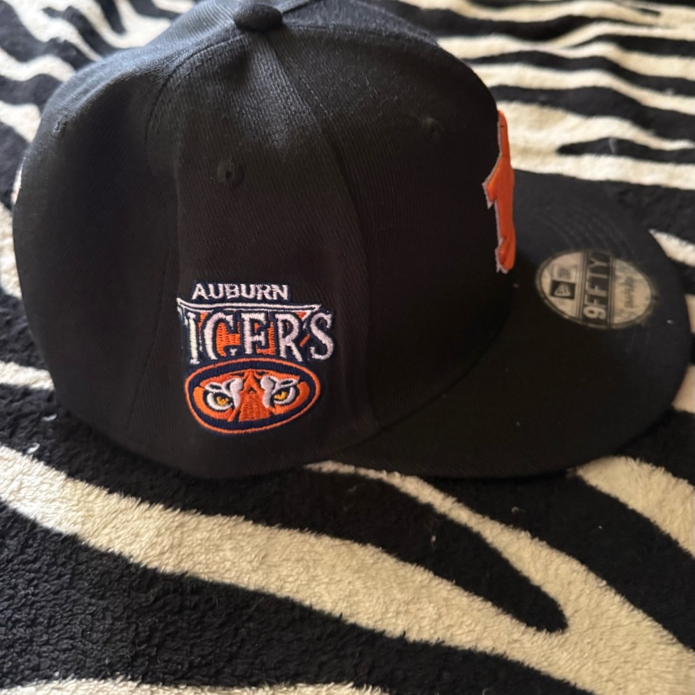 Auburn Tigers Black Snapback Hat - Picture 3 of 4